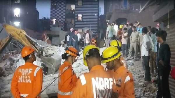 दिल्ली में चार मंजिला इमारत ढही, चार की मौत