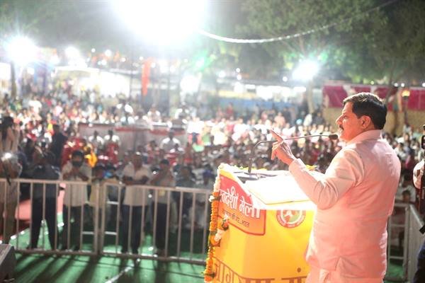 समाज मेक इन इंडिया और मेड इन इंडिया को बढ़ावा दे: मुख्यमंत्री डॉ. यादव समाज मेक इन इंडिया और मेड इन इंडिया को बढ़ावा दे: मुख्यमंत्री डॉ. यादव