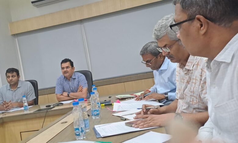 रेत के अवैध खनन एवं परिवहन पर सख्ती, खनिज सचिव पी. दयानंद ने कलेक्टरों को दिए कड़े निर्देश