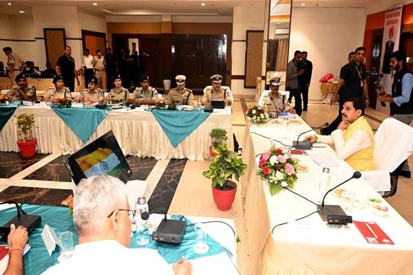 कानून-व्यवस्था में हर जिले को आदर्श बनाना है : मुख्यमंत्री डॉ. यादव