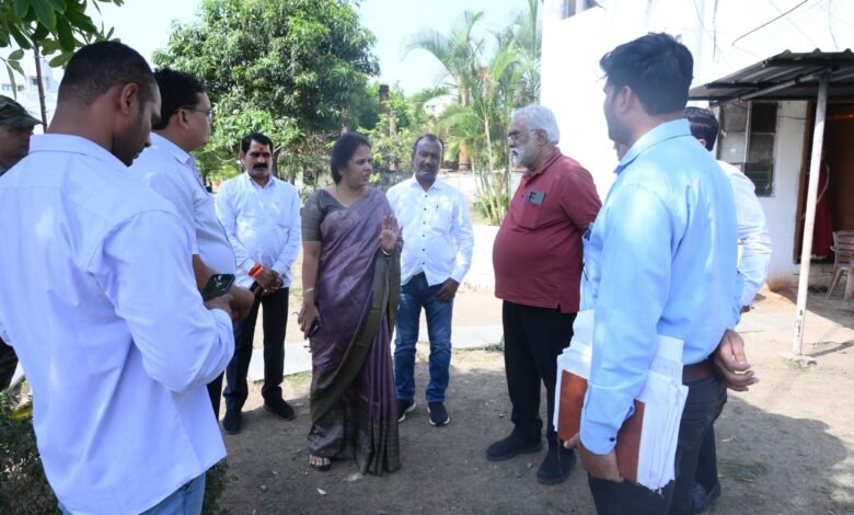 महापौर पहुंची कैपिटल सिटी फेस -2 सड्डू, 2 दिनों में पेयजल समस्या का निदान करने के निर्देश