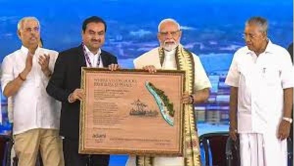 प्रधानमंत्री मोदी ने केरल में 8800 करोड़ रुपये की लागत वाले विझिंजम अंतर्राष्ट्रीय बंदरगाह का किया शुभारम्भ