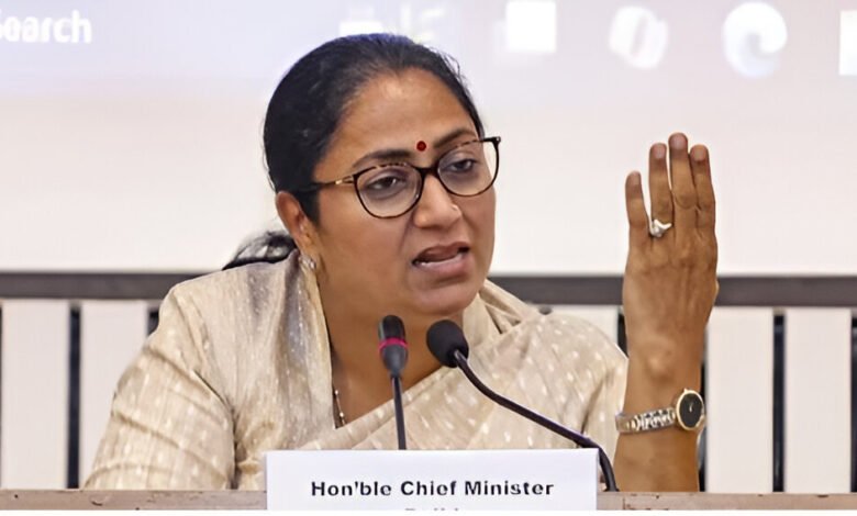 रेखा सरकार की बड़ी पहल, कोविड-19 से जान गंवाने वालों के परिजनों को मिलेगा मुआवजा