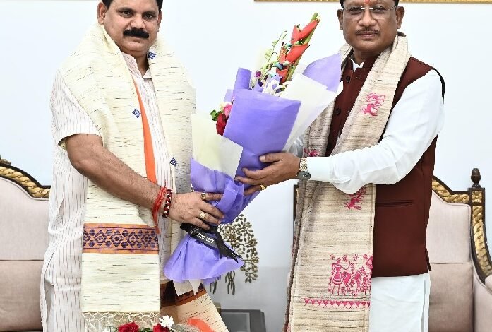 मुख्यमंत्री साय से केन्द्रीय कोयला एवं खान राज्य मंत्री सतीश चन्द्र दुबे ने की मुलाकात