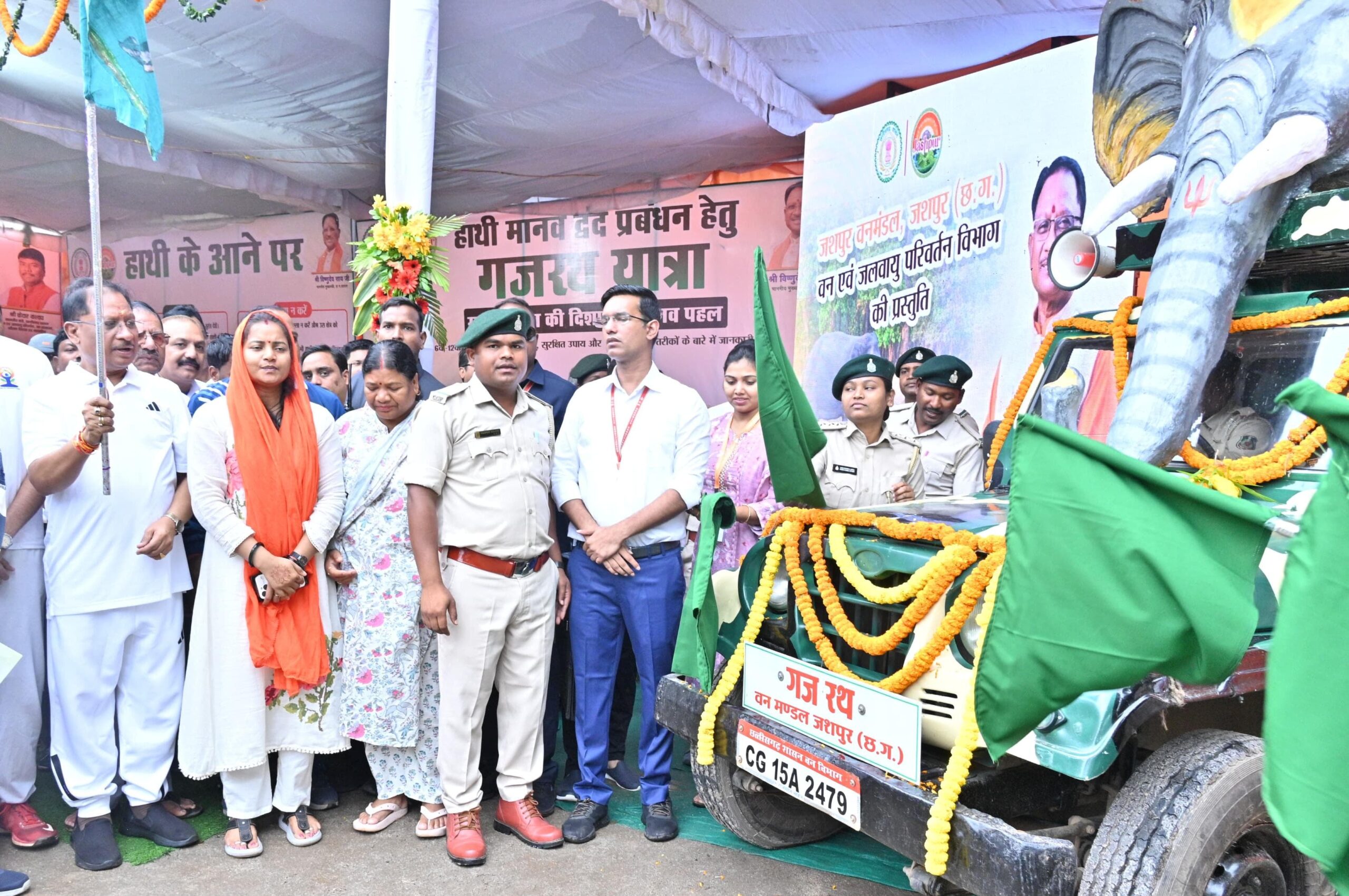 रणजीता स्टेडियम परिसर में लगाए सिंदूर के पौधे, पर्यावरण संरक्षण का दिया संदेश 2 रणजीता स्टेडियम परिसर में लगाए सिंदूर के पौधे, पर्यावरण संरक्षण का दिया संदेश