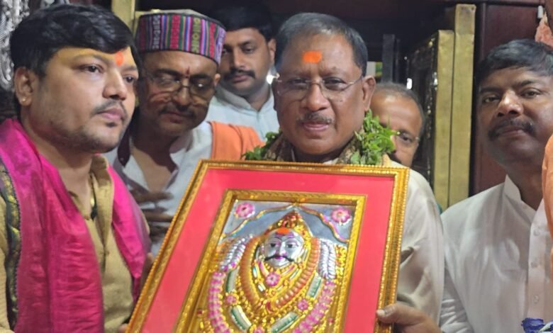 काशी के कोतवाल’ श्री काल भैरव जी के दरबार में मुख्यमंत्री श्री विष्णुदेव साय ने की पूजा-अर्चना