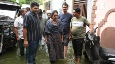 भारी बारिश के हालात का जायजा लेने निकले    महापौर और आयुक्त, घरों में जलभराव की समस्या काराया दूर