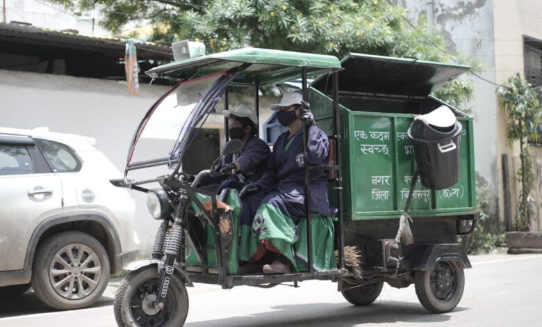 बिल्हा ने देशभर में बढ़ाया छत्तीसगढ़ का मान – स्वच्छता में देशभर में प्रथम, ‘मन की बात’ में प्रधानमंत्री श्री नरेंद्र मोदी ने की सराहना बिल्हा ने देशभर में बढ़ाया छत्तीसगढ़ का मान – स्वच्छता में देशभर में प्रथम, ‘मन की बात’ में प्रधानमंत्री श्री नरेंद्र मोदी ने की सराहना