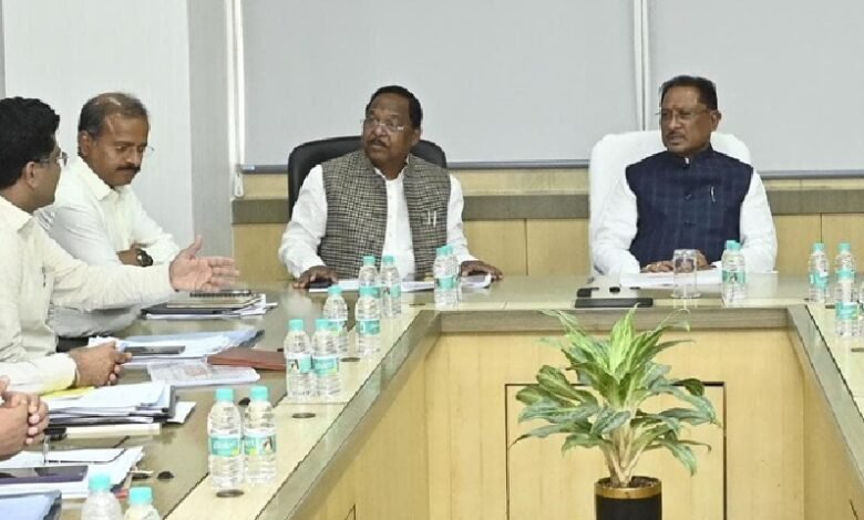 डीएपी की कमी पूरा करने वैकल्पिक व्यवस्था, एनपीके और एसएसपी उर्वरकों के लक्ष्य में 4.62 लाख मेट्रिक टन की बढ़ोत्तरी