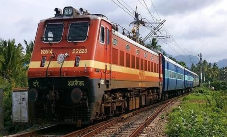 ट्रेन के आगे कूदकर युवक ने की आत्महत्या, कारणों की जाँच कर रही पुलिस