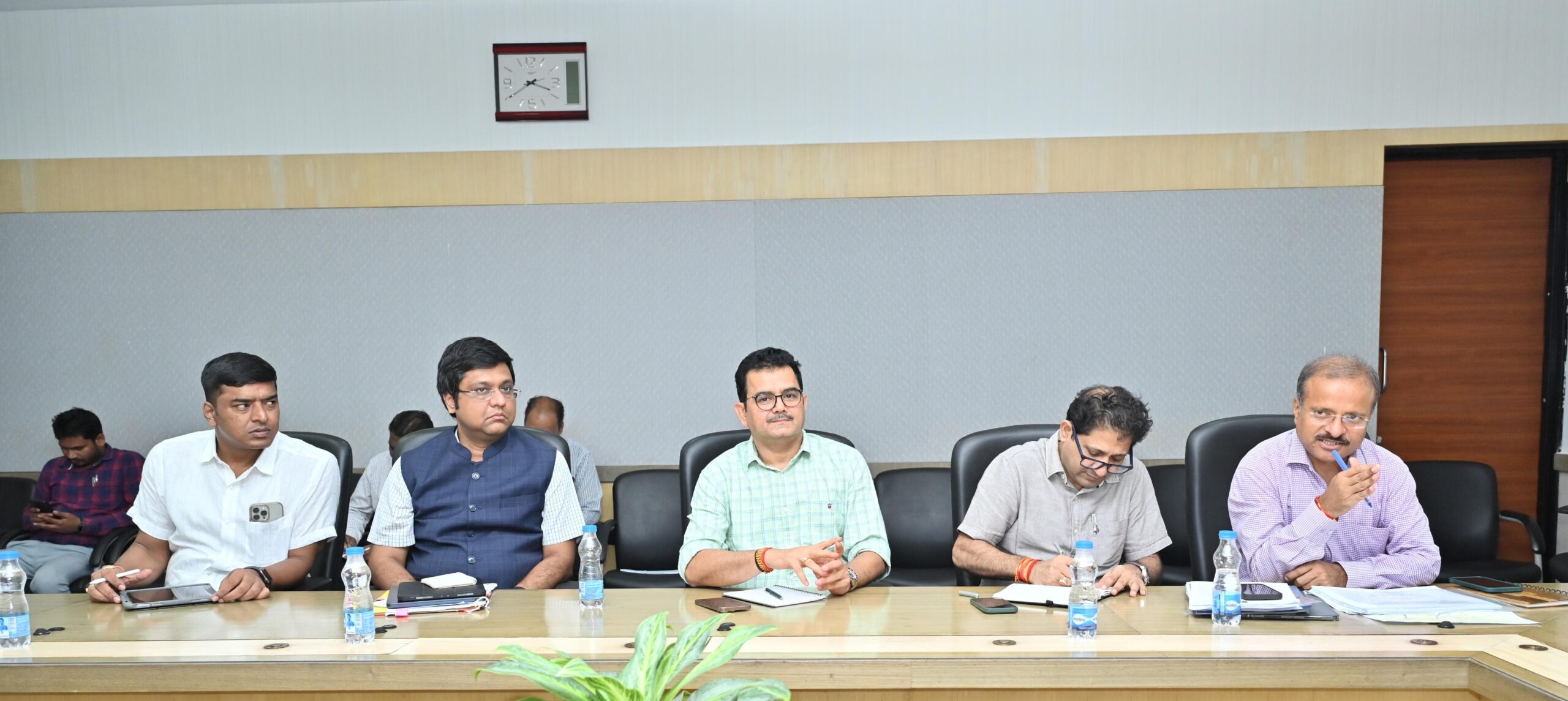 निर्माणाधीन सिंचाई परियोजनाओं को प्राथमिकता से पूर्ण करने मुख्यमंत्री श्री विष्णुदेव साय ने दिए निर्देश 1 निर्माणाधीन सिंचाई परियोजनाओं को प्राथमिकता से पूर्ण करने मुख्यमंत्री श्री विष्णुदेव साय ने दिए निर्देश