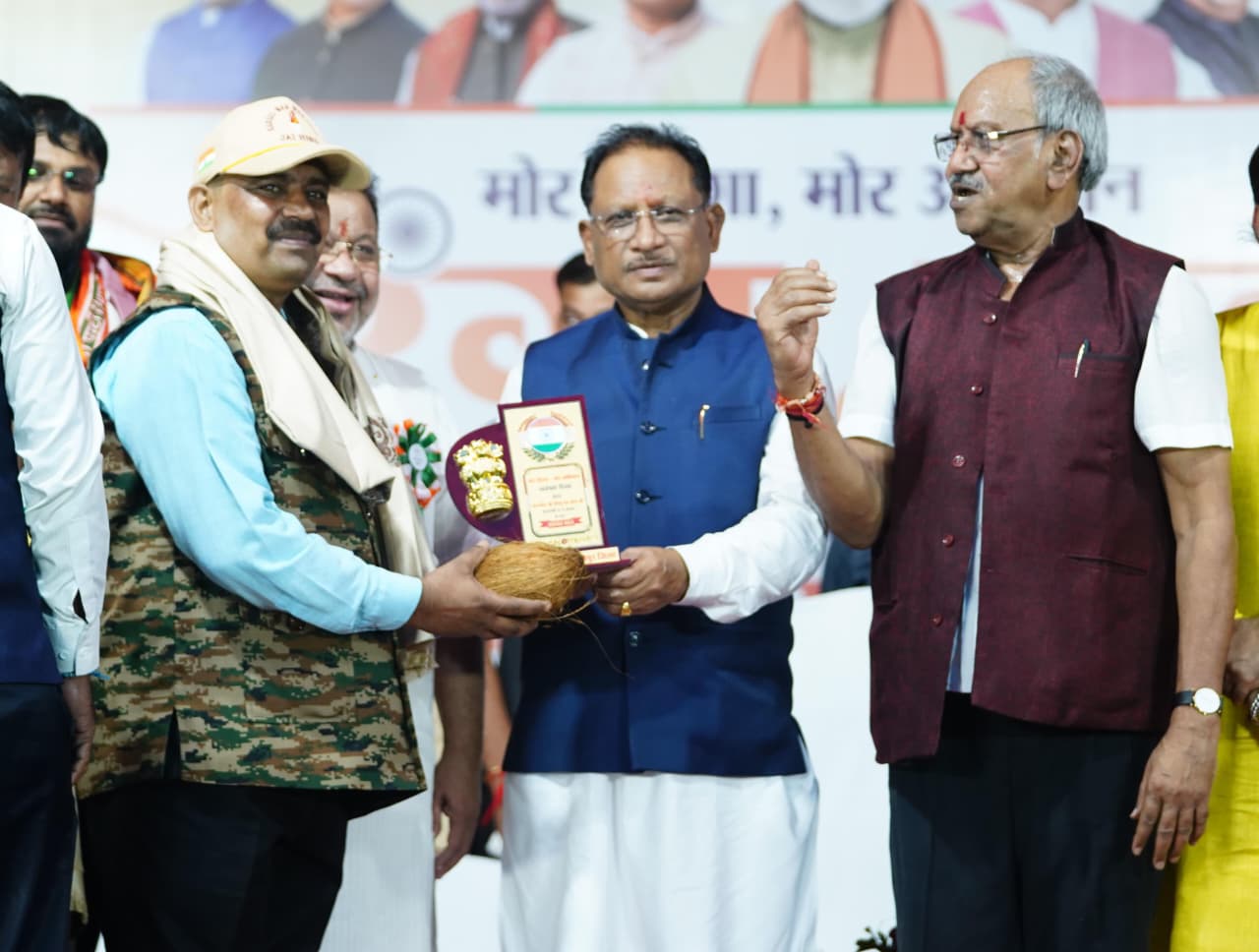 मुख्यमंत्री श्री विष्णु देव साय का आह्वान – हर घर तिरंगा से गूंजे छत्तीसगढ़ 1 मुख्यमंत्री श्री विष्णु देव साय का आह्वान – हर घर तिरंगा से गूंजे छत्तीसगढ़