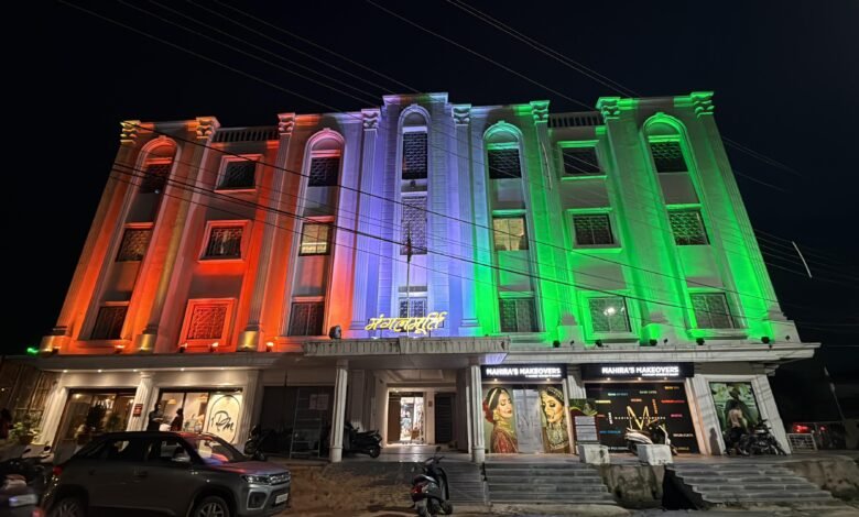 शैलेंद्र नगर में हर घर तिरंगा अभियान: तिरंगे के सुनहरे रंगों से जगमगाए घर