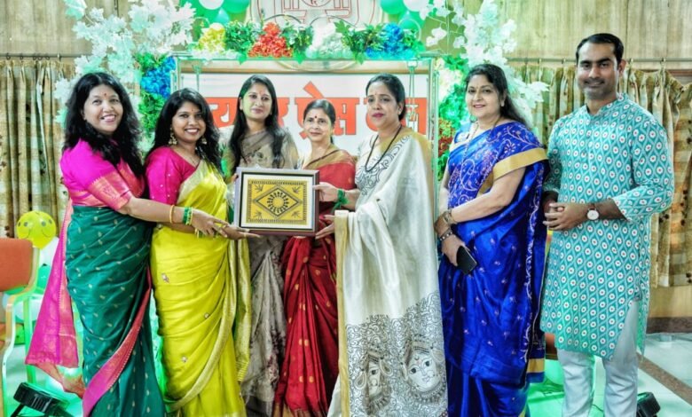 रायपुर प्रेस क्लब में ‘सावन उत्सव’ की धूम, बाल संरक्षण आयोग की अध्यक्ष वर्णिका शर्मा हुई शामिल