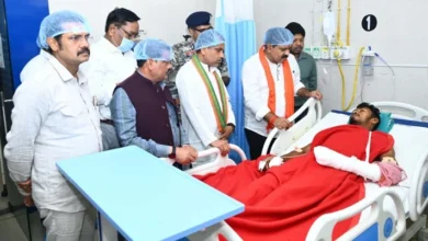 डिप्टी सीएम शर्मा ने आईडी ब्लास्ट में घायल ग्रामीण और भालू के हमले में घायल जवान का जाना स्वास्थ्य का हाल