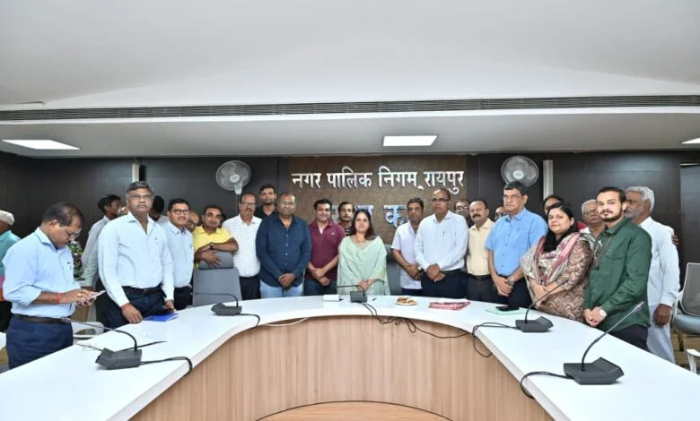 43 व्यापारियो को नवीन मार्केट पुनर्विकास योजना की दी गई जानकारी