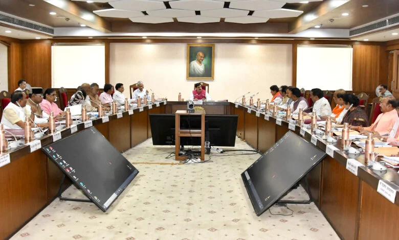 कैबिनेट का फैसला : सार्वजनिक निजी भागीदारी से हैलीकॉप्टर सेवा संचालन की स्वीकृति