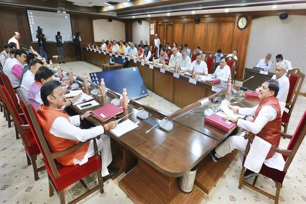 नए वाहनों पर “सर्टिफ़िकेट ऑफ़ डिपॉजिट” से मोटरयान कर में 50 प्रतिशत की छूट दिये जाने का निर्णय