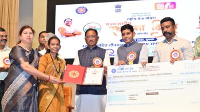 मुख्यमंत्री ने उत्कृष्ट कार्य कर रहे राष्ट्रीय सेवा योजना के स्वयंसेवकों को किया सम्मानित