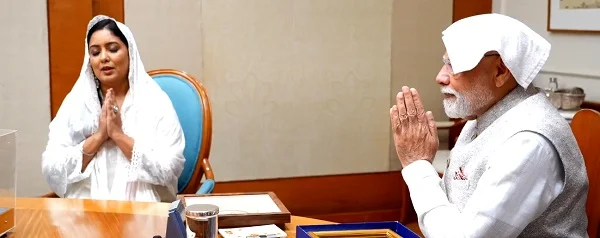 प्रधानमंत्री के साथ सिख संगत की बैठक में प्रसिद्ध गायिका हर्षदीप कौर ने मूल मंत्र का किया सुंदर गायन प्रस्तुत