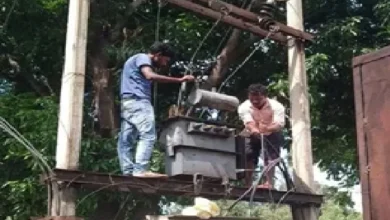 सीएम कैंप कार्यालय की त्वरित पहल से अंधेरे में डूबा गांव हुआ रोशन