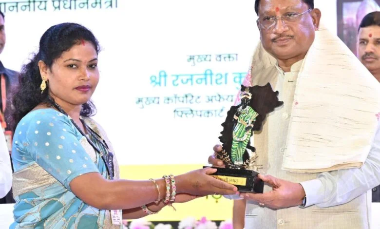 छत्तीसगढ़ की दीदियां बनीं आत्मनिर्भरता की ब्रांड एंबेसडर, लखपति दीदियों की सफलता हजारों महिलाओं के लिए बनेगी प्रेरणा