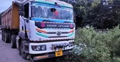 मुरूम का क्षमता से अधिक मात्रा में परिवहन पर कार्रवाई, 4 हाइवा वाहन जब्त मुरूम का क्षमता से अधिक मात्रा में परिवहन पर कार्रवाई, 4 हाइवा वाहन जब्त