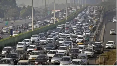 12 घंटे का भीषण जाम: 500 स्कूली छात्र बिना खाना-पानी के बसों में फंसे 12 घंटे का भीषण जाम: 500 स्कूली छात्र बिना खाना-पानी के बसों में फंसे