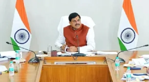 कानून तोड़ने वाले व्यक्तियों के विरूद्ध होगी सख्त कार्रवाई : मुख्यमंत्री डॉ. यादव कानून तोड़ने वाले व्यक्तियों के विरूद्ध होगी सख्त कार्रवाई : मुख्यमंत्री डॉ. यादव