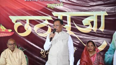 मुख्यमंत्री श्री साय ने जशपुर में दुलदुला छठ घाट में सूर्य को दिया अर्घ्य: प्रदेश की सुख-समृद्धि और खुशहाली की कामना की मुख्यमंत्री श्री साय ने जशपुर में दुलदुला छठ घाट में सूर्य को दिया अर्घ्य: प्रदेश की सुख-समृद्धि और खुशहाली की कामना की