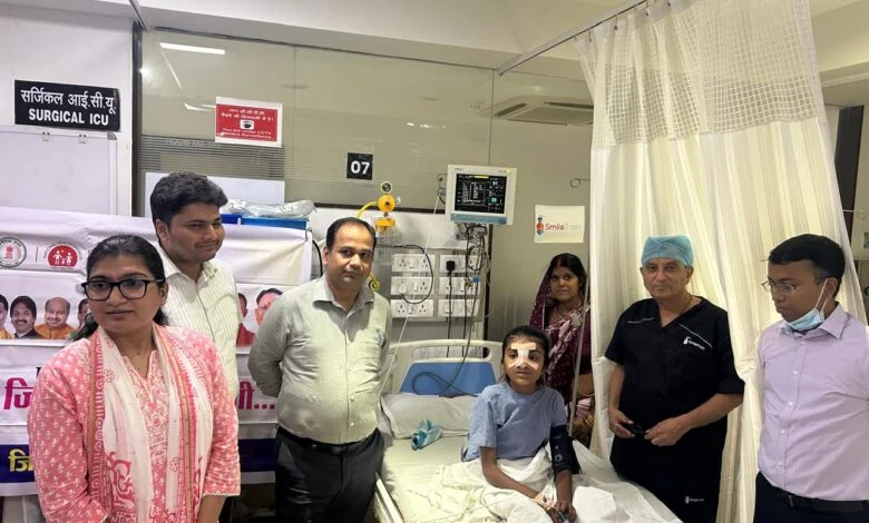 “प्रोजेक्ट जिंदगी मुस्कुराएगी” : 13 साल की फेमिन का सफल ऑपरेशन, कलेक्टर ने की मुलाकात, पूछा कैसी हो बेटा