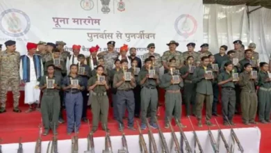 कांकेर में 21 नक्सलियों ने छोड़ा हिंसा का रास्ता, पुलिस के सामने किया आत्मसमर्पण