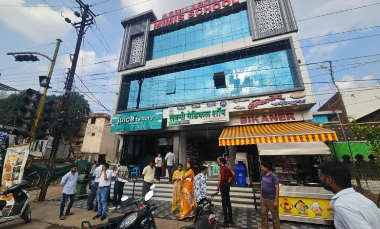 आवासीय नक्शा पास कराकर खोले दुकान, 3 दुकान सीलबंद