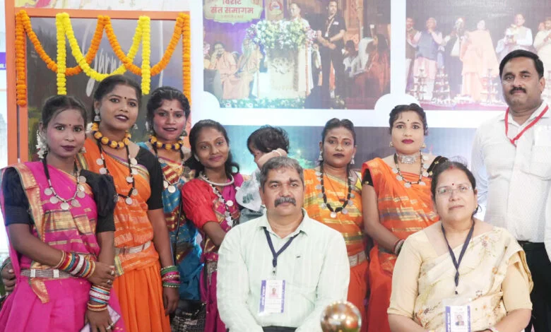 छत्तीसगढ़ के रजत जयंती राज्योत्सव में पर्यटन, संस्कृति एवं धर्मस्व विभाग का स्टॉल बना आकर्षण का केन्द्र, उमड़ी दर्शकों की भीड़