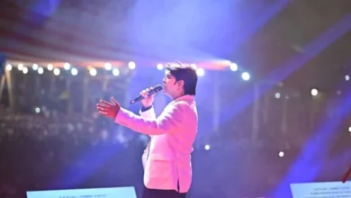 बॉलीवुड गायक अंकित तिवारी ने बिखेरा सुरों का जादू, उनकी आशिकी में डूबे संगीत प्रेमी बॉलीवुड गायक अंकित तिवारी ने बिखेरा सुरों का जादू, उनकी आशिकी में डूबे संगीत प्रेमी