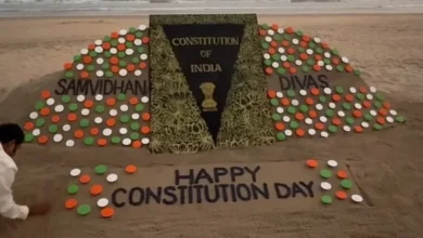 संविधान दिवस पर पुरी बीच पर सुदर्शन पटनायक की शानदार सैंड आर्ट, 6 टन रेत से गढ़ी 6 फीट ऊंची मूर्ति