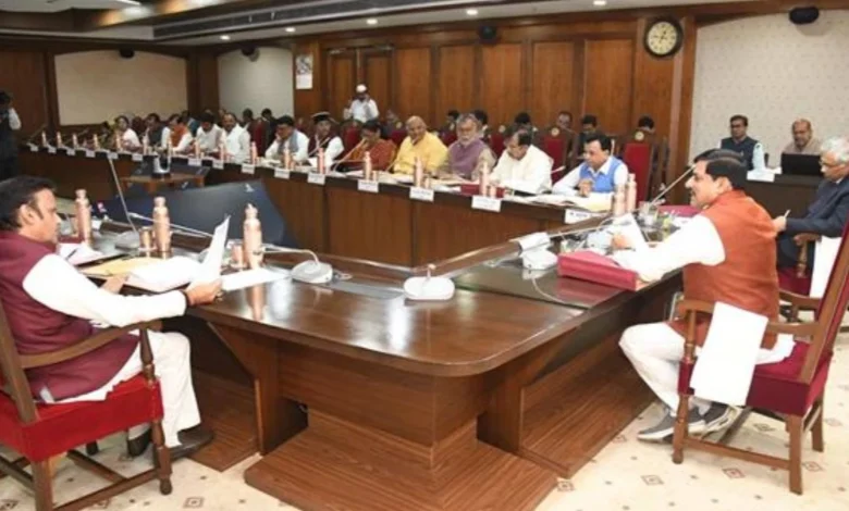 दिवंगत निरीक्षक स्व. शर्मा के परिजन को 1 करोड़ रूपये की सहायता, छोटे भाई को उप निरीक्षक के पद पर अनुकंपा नियुक्ति