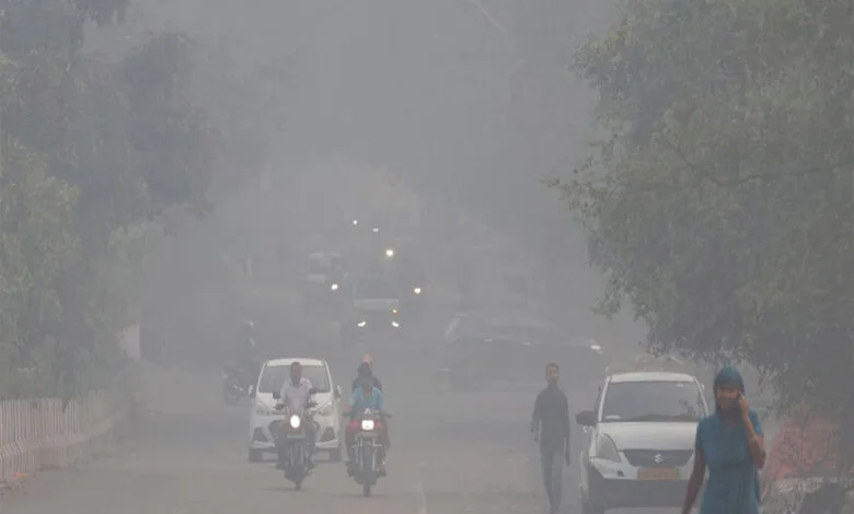 दिल्ली में वायु प्रदूषण ने बढ़ाई चिंता, कई क्षेत्रों में AQI “खराब” श्रेणी में दिल्ली में वायु प्रदूषण ने बढ़ाई चिंता, कई क्षेत्रों में AQI “खराब” श्रेणी में