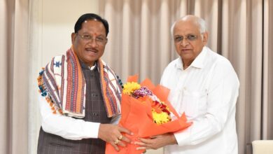 आज गांधीनगर में गुजरात के मुख्यमंत्री श्री भूपेंद्र पटेल जी से सौजन्य भेंट कर ‘विकसित भारत’ के संकल्प और सुशासन के साझा विज़न पर विस्तृत चर्चा हुई। आज गांधीनगर में गुजरात के मुख्यमंत्री श्री भूपेंद्र पटेल जी से सौजन्य भेंट कर ‘विकसित भारत’ के संकल्प और सुशासन के साझा विज़न पर विस्तृत चर्चा हुई।