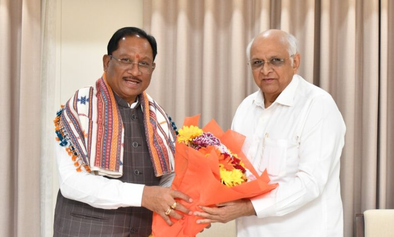 आज गांधीनगर में गुजरात के मुख्यमंत्री श्री भूपेंद्र पटेल जी से सौजन्य भेंट कर ‘विकसित भारत’ के संकल्प और सुशासन के साझा विज़न पर विस्तृत चर्चा हुई।