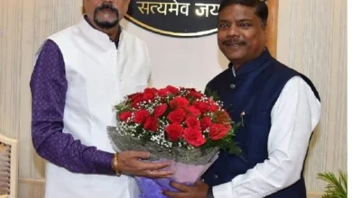 राज्यपाल डेका से वन मंत्री केदार कश्यप ने की सौजन्य भेंट राज्यपाल डेका से वन मंत्री केदार कश्यप ने की सौजन्य भेंट