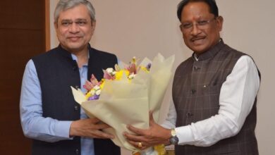 मुख्यमंत्री श्री विष्णुदेव साय ने केंद्रीय रेल मंत्री श्री अश्विनी वैष्णव से की सौजन्य मुलाकात मुख्यमंत्री श्री विष्णुदेव साय ने केंद्रीय रेल मंत्री श्री अश्विनी वैष्णव से की सौजन्य मुलाकात