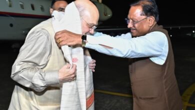 केंद्रीय गृह मंत्री श्री अमित शाह का स्वामी विवेकानंद विमानतल पर मुख्यमंत्री श्री विष्णु देव साय ने किया आत्मीय स्वागत