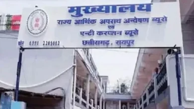 नायब तहसील कार्यालय का बाबू रिश्वत लेते रंगे हाथ गिरफ्तार