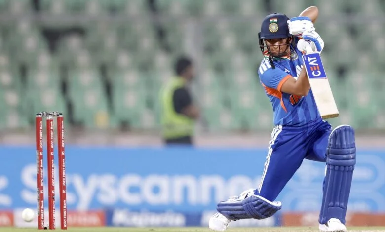 हरमनप्रीत-अमनजोत की जोड़ी ने महिला टी20 क्रिकेट में बनाया रिकॉर्ड हरमनप्रीत-अमनजोत की जोड़ी ने महिला टी20 क्रिकेट में बनाया रिकॉर्ड