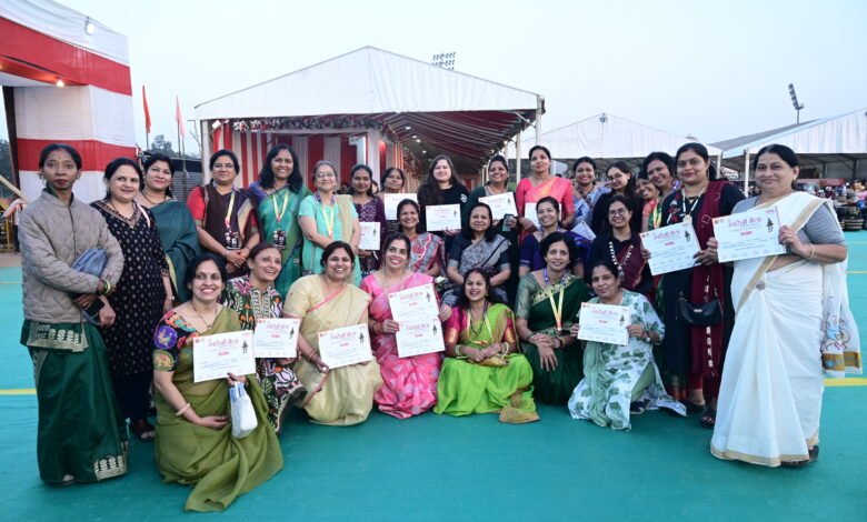 19 दिसंबर शुक्रवार को स्वदेशी मेला के द्वितीय दिवस के अवसर पर दोपहर 12:00 पांच परिवर्तन पर एक संगोष्ठी आयोजित की गई जिसमें मुख्य वक्ता थे जुगराज धर द्विवेदी जी क्षेत्रीय प्रचारक विशेष संपर्क विभाग विश्व हिंदू परिषद मध्यक्षेत्र।