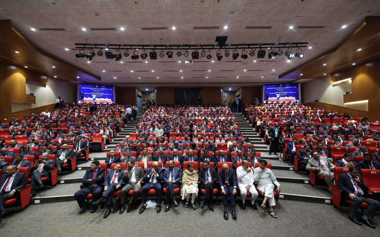 प्रधानमंत्री ने रायपुर में पुलिस महानिदेशकों/महानिरीक्षकों के 60वें अखिल भारतीय सम्मेलन की अध्यक्षता की