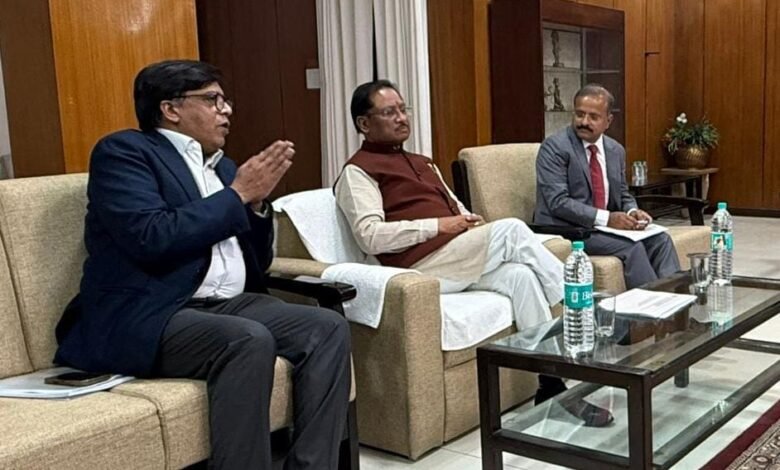 मुख्यमंत्री श्री विष्णु देव साय ने मध्यप्रदेश में नई सिंचाई तकनीक ‘प्रेशर इरिगेशन नेटवर्क’ की प्रस्तुति का किया  अवलोकन