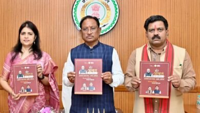 प्रधानमंत्री आवास योजना (ग्रामीण) में ऐतिहासिक उपलब्धि: मुख्यमंत्री श्री विष्णु देव साय ने कॉफी टेबल बुक का किया अनावरण प्रधानमंत्री आवास योजना (ग्रामीण) में ऐतिहासिक उपलब्धि: मुख्यमंत्री श्री विष्णु देव साय ने कॉफी टेबल बुक का किया अनावरण