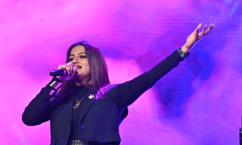 श्री दावड़ा विश्वविद्यालय में मधुबंती बागची ने बांधा समां, दो दिवसीय वार्षिक उत्सव का भव्य समापन